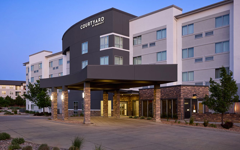 Photo of entrance to Courtyard hotel.